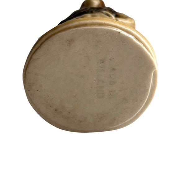 Vintage Wade Whimsies Figurine Woman In Shawl Collectible Ceramic Figure 3" - Picture 5 of 7